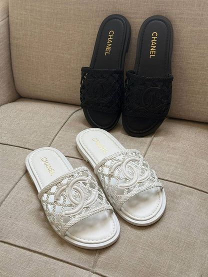 Chanel
✨ 𝐍𝐞𝐰 𝐂𝐨𝐥𝐥𝐞𝐜𝐭𝐢𝐨𝐧
✨ 𝐒𝐮𝐩𝐞𝐫 𝐌𝐚𝐬𝐭𝐞𝐫 𝐐𝐮𝐚𝐥𝐢𝐭𝐲
✨ 𝐀𝐯𝐚𝐢𝐥𝐚𝐛𝐥𝐞 𝐍𝐨𝐰
✨ 𝐒𝐢𝐳𝐞𝐬: 𝟑𝟔 — 𝟒𝟏
450 dhs✅

Zain298
♥️♥️♥️