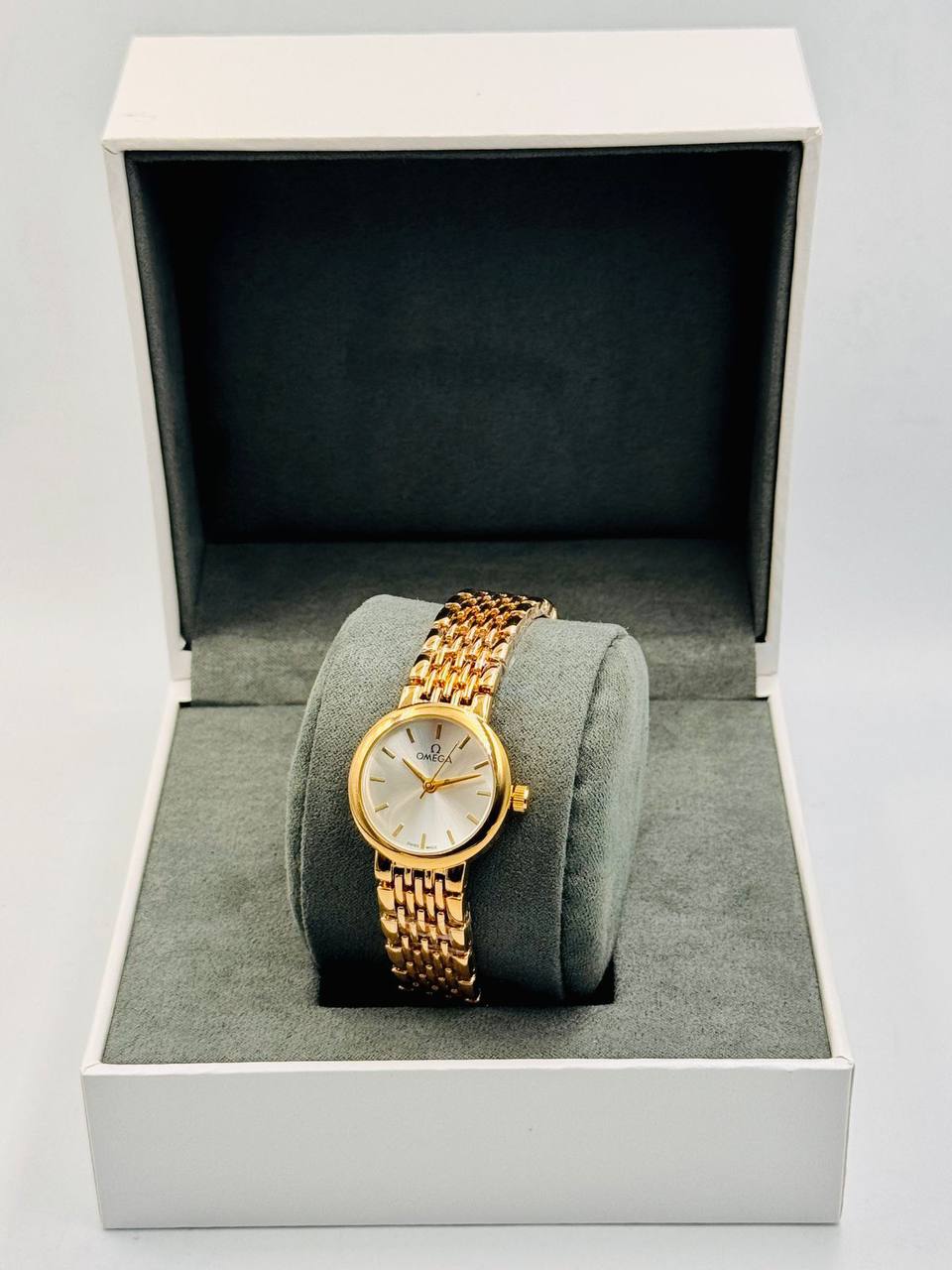 Omega ladies
*New Arrival*🔥
55 dhs✅

Zain08
♥️♥️♥️