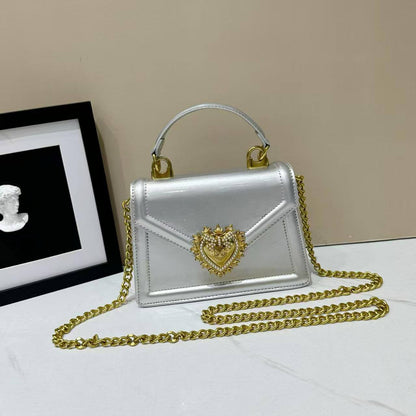 D&G
High quality
With box 
90 dhs✅

Zain50
♥️♥️♥️