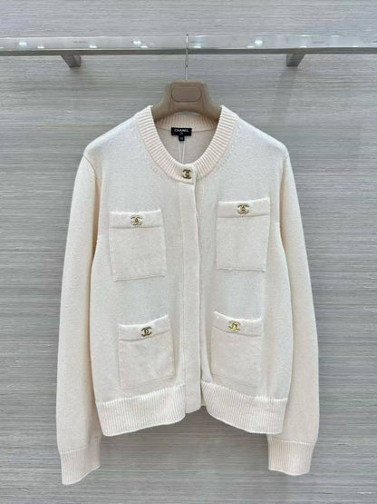 CHANEL NEW 

VIP QUALITY 

CASHMERE

Size : 36-38-40-42

600 dhs🇦🇪🇦🇪

Zain287
♥️♥️♥️