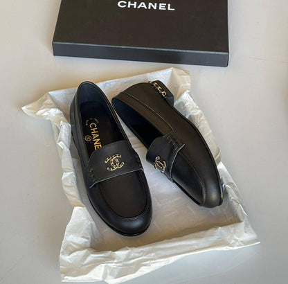 CHANEL 
SuperMaster Quality 💯
450 dhs🗽
Size: 36-41💥

Zain171