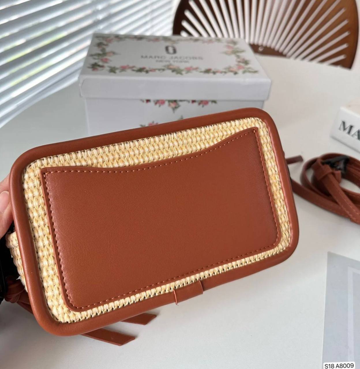 MARC JACOBS
  VERY GOOD QUALITY 
WITH BOX 
🎁🎁🎁

95 dhs✅

Zain295
♥️♥️♥️