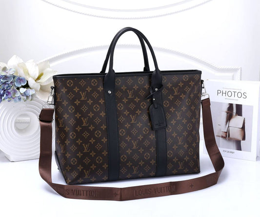 LV
New Design 
Good Quality 
105 dhs🪙💚

Zain250
♥️♥️♥️