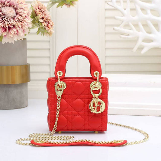 DIOR MINI SIZE 

GOOD QUALITY

 WITH BOX 
🎁🎁🎁

110 dhs✅

Zain39
♥️♥️♥️