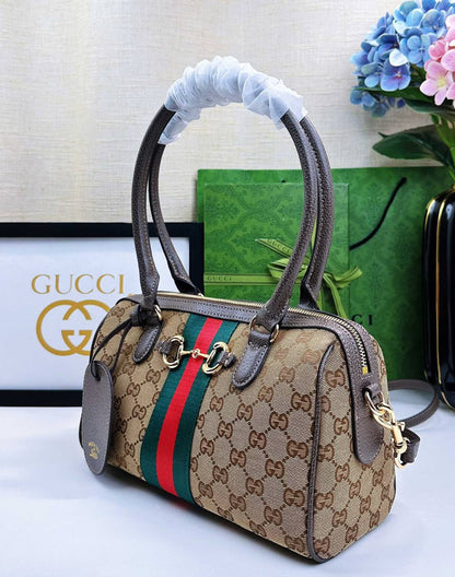GUCCI 

NEW CAME 
HIGH QUALITY 

WITH BOX 
125 dhs🇦🇪🇦🇪

Zain39
♥️♥️♥️