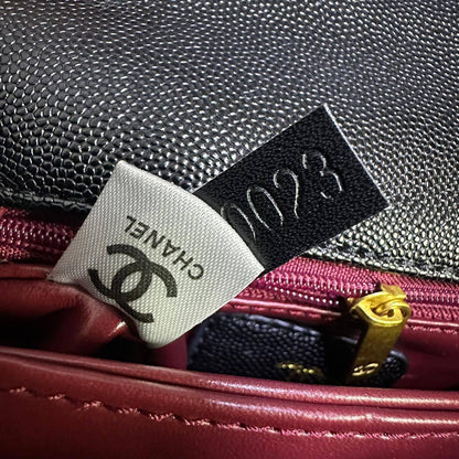 CHANEL
 NEW CAME GOOD QUALITY 
WITH MAGNETS BOX 🎁

110 dhs❣️

Zain279
♥️♥️♥️
