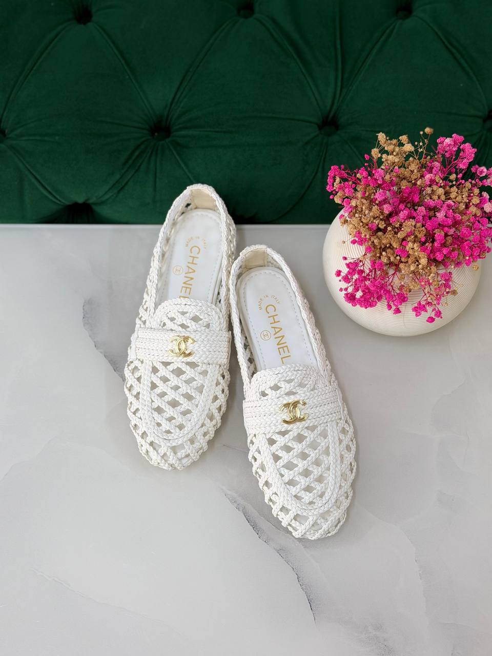 Chanel
Vip quality
Size:36 to 41
450 dhs💓

Zain113
♥️♥️♥️