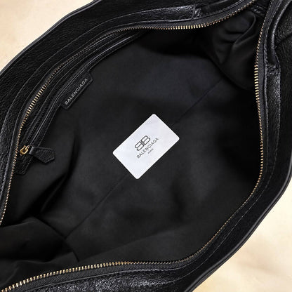 BALENCIAGA 

COPY ONE 

NEW CAME 
175 dhs🇦🇪🇦🇪
Zain295
Zain17
♥️♥️♥️