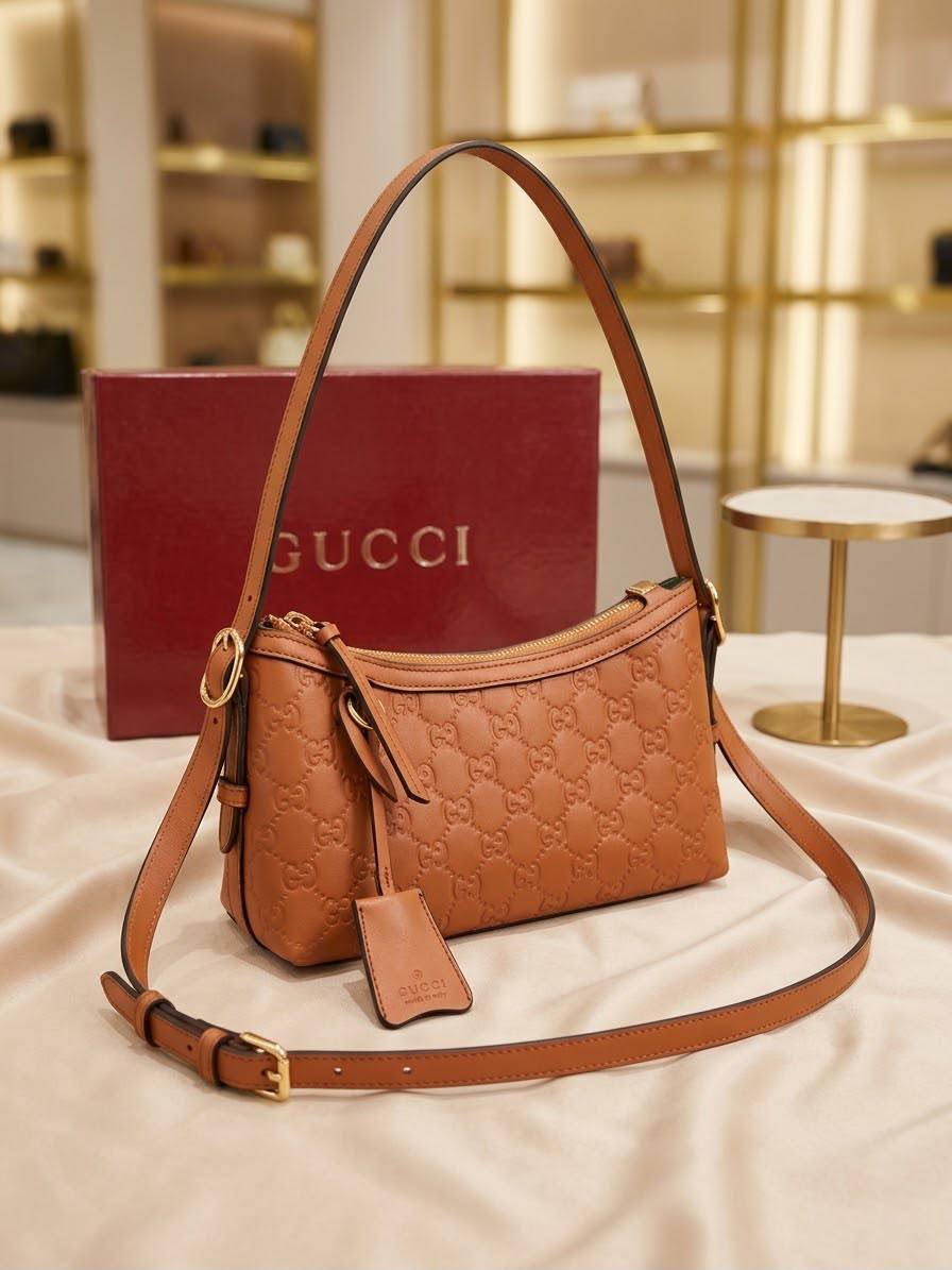 Gucci

90 dhs🇦🇪🇦🇪

With box
21 cm

Zain219
♥️♥️♥️
