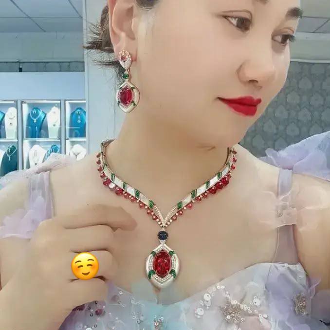 BVLGARI 
 New Collection 😍😎
Quality: Super Master 
* ⁠Necklace 
* ⁠Earring
For Price 👇 WhatsApp✅
0568585901 
0507557372
0552275751 Owner Zain 👌

Zain268
♥️♥️♥️