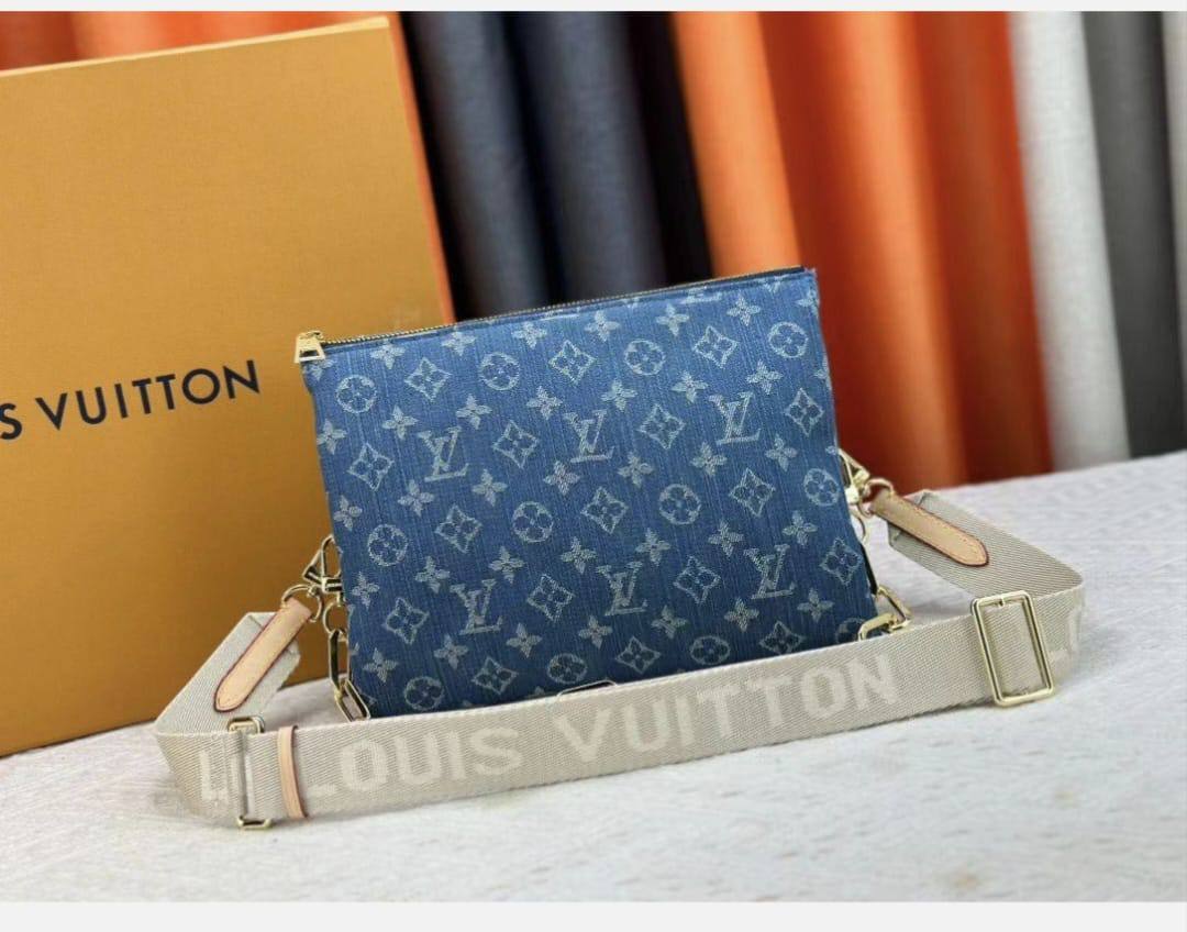 LV
withbox 
120 dhs🇦🇪🇦🇪

Zain143
♥️♥️♥️
