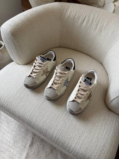 Golden Goose
𝑮𝑶𝑳𝑫𝑬𝑵 𝑮𝑶𝑶𝑺𝑬
𝑨𝑨𝑨 𝑸𝒖𝒂𝒍𝒊𝒕𝒚
𝑺𝒊𝒛𝒆 𝟑5 𝒕𝒐 𝟒2 
450 dhs✅

Zain81
♥️♥️♥️