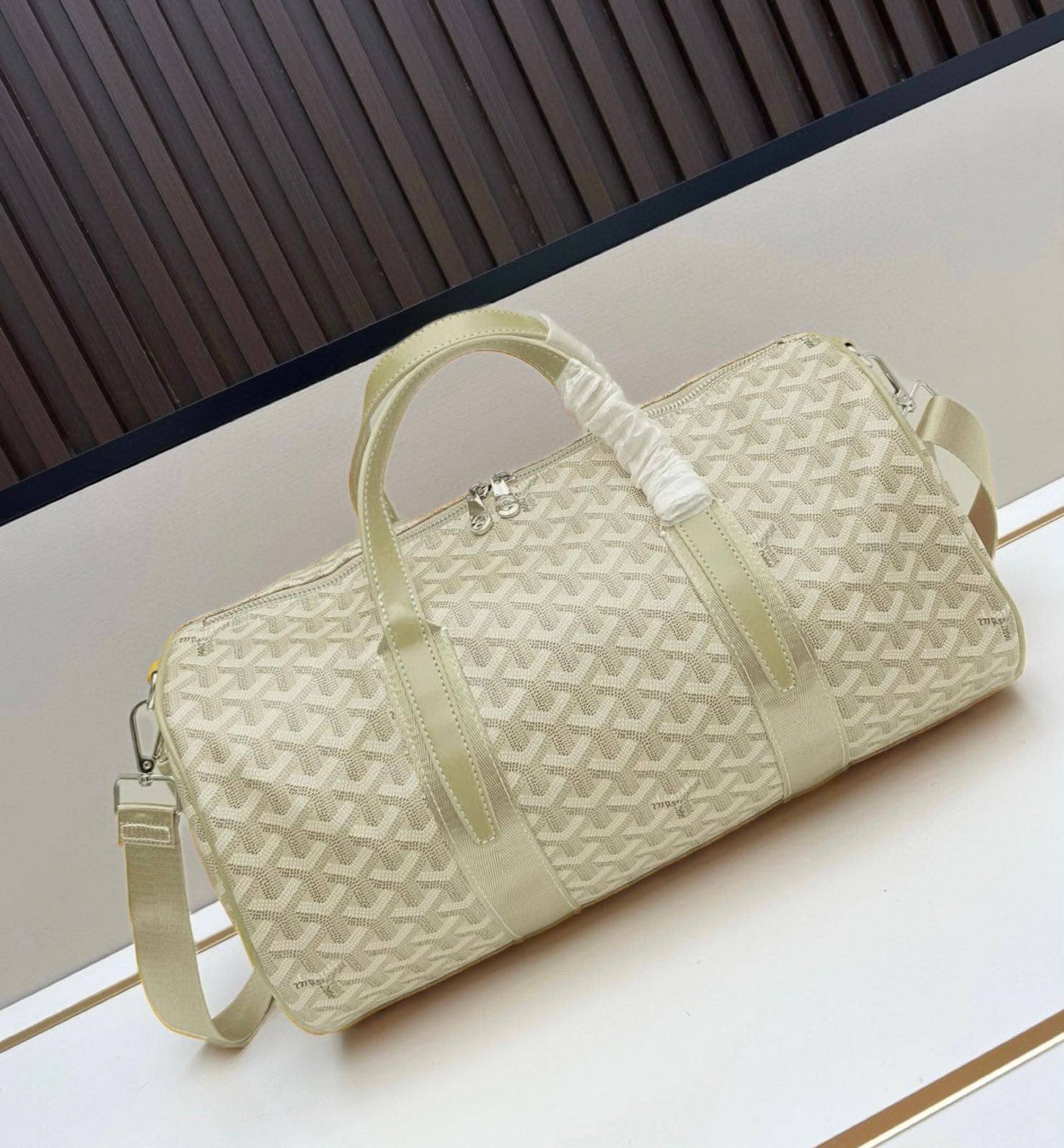 GOYARD 
TRAVELING BAG 
GOOD QUALITY
120 dhs🇦🇪🇦🇪
40CM

Zain39
♥️♥️♥️