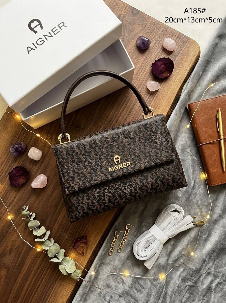 Aigner 

95 dhs
With box 

Zain72
♥️♥️♥️