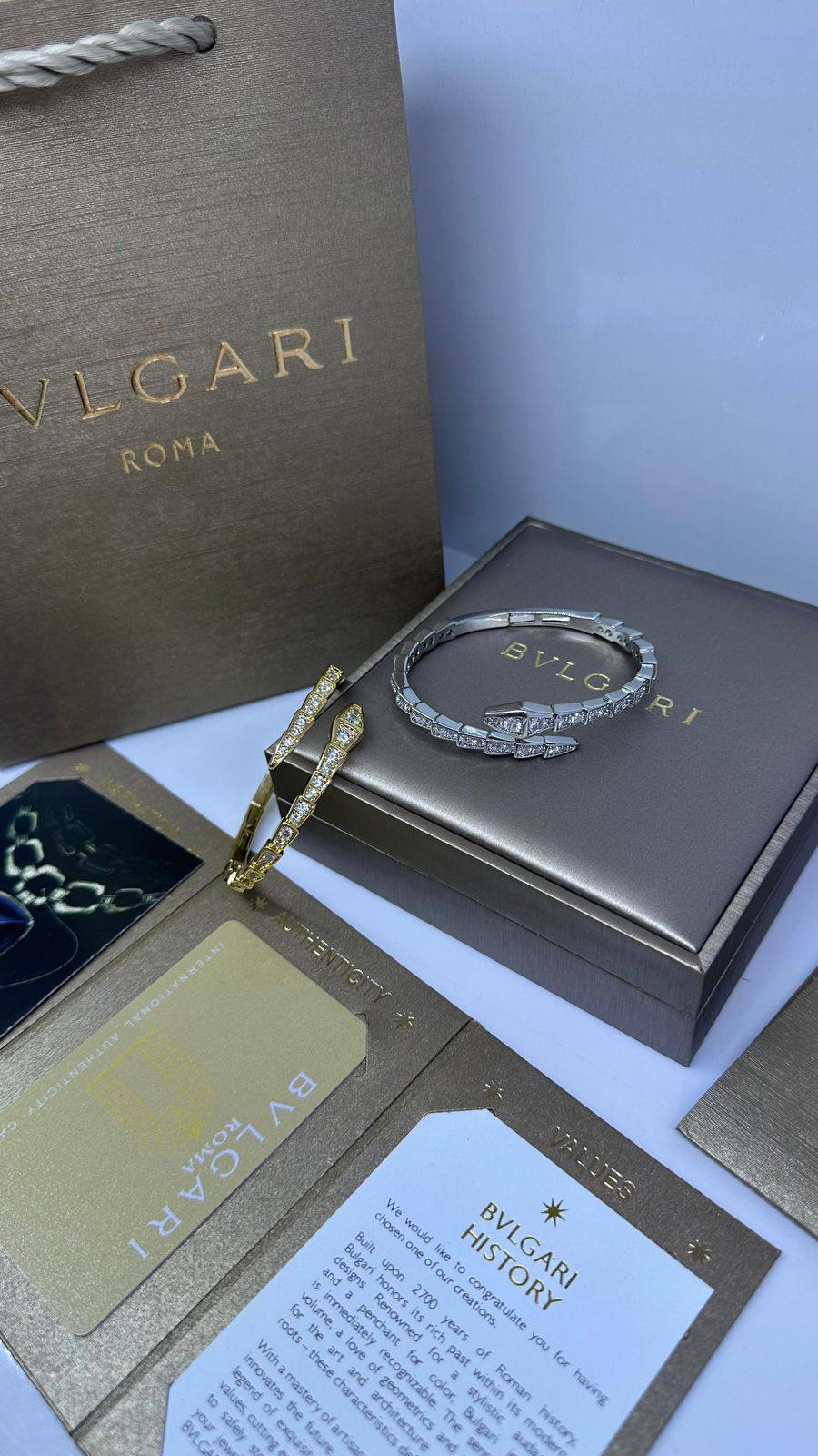 BVLGARI 🍁
Bangle 🐦‍🔥
good quality 💯
With normal boxes 📦 
40 dhs🇦🇪🇦🇪🇦🇪


With same master box 📦 
80 dhs🇦🇪🇦🇪🇦🇪

Zain216
♥️♥️♥️