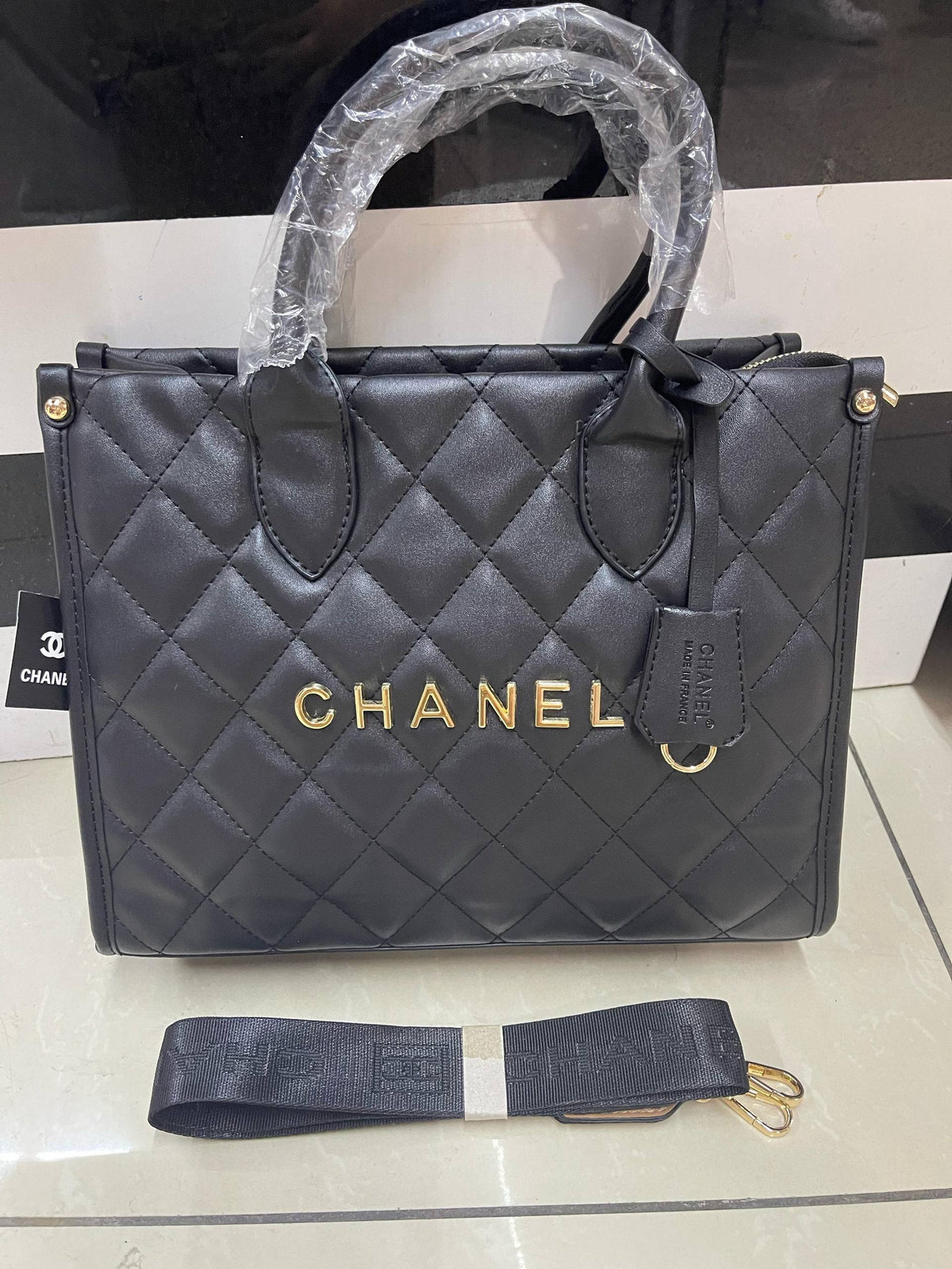 Chanel

80 dhs🇦🇪🇦🇪

Zain50
♥️♥️♥️