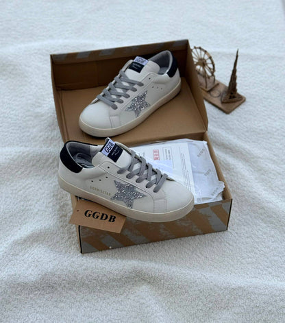 New. Golden goose

   🧨 Size  .  36 to 41

130 dhs🌺

Zain80
♥️♥️♥️