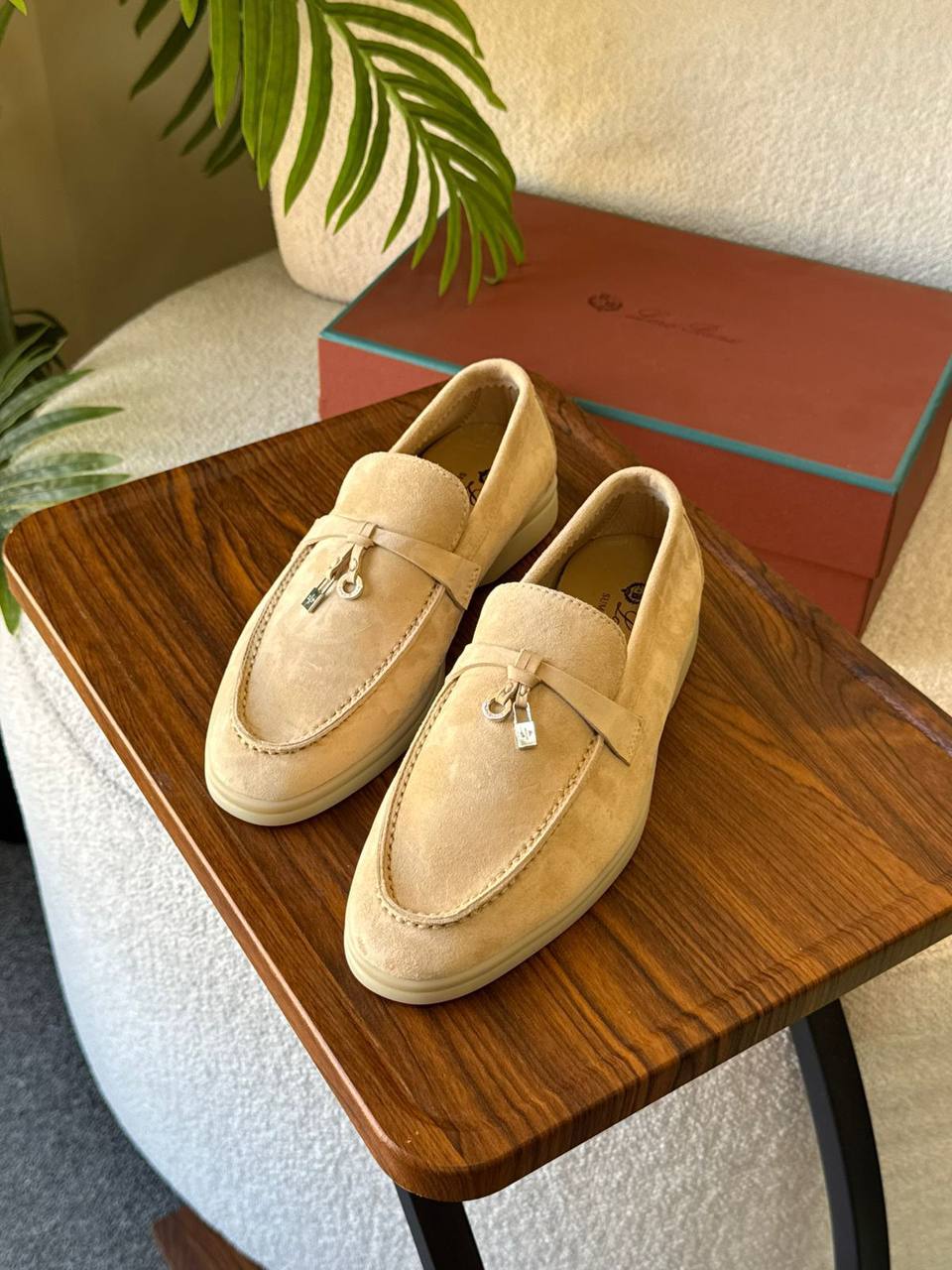 LORA PIANA 
SuperMaster Quality 💯
450 dhs💓
Size:36-41💥

Zain171
♥️♥️♥️