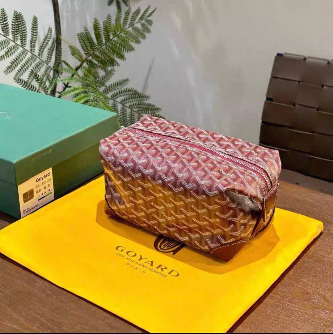 Goyard
75 dhs💓
high quality 
With box 
  24cm

Zain26
♥️♥️♥️