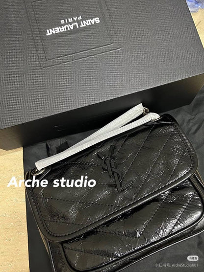 YSL Master
20cm 
280 dhs🪙🌨️

Zain10
♥️♥️♥️