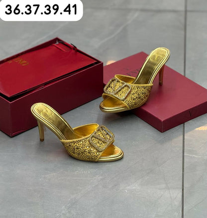 Valentino

Size  36 to 41 

90 dhs💓

Zain80
♥️♥️♥️