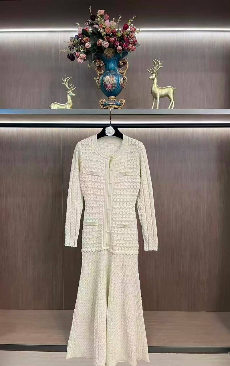 *New collections*                                                
SANDRO
*Super Master quality*
*Sizes: S M L XL* 
530 dhs✅

Zain308
♥️♥️♥️
