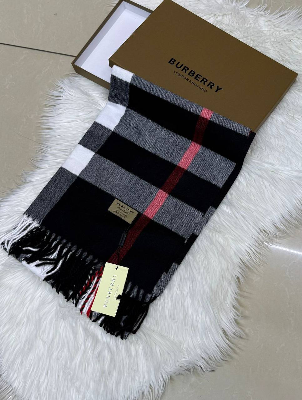 Winter scarf 
45 dhs🪙🌨️

Zain93
♥️♥️♥️