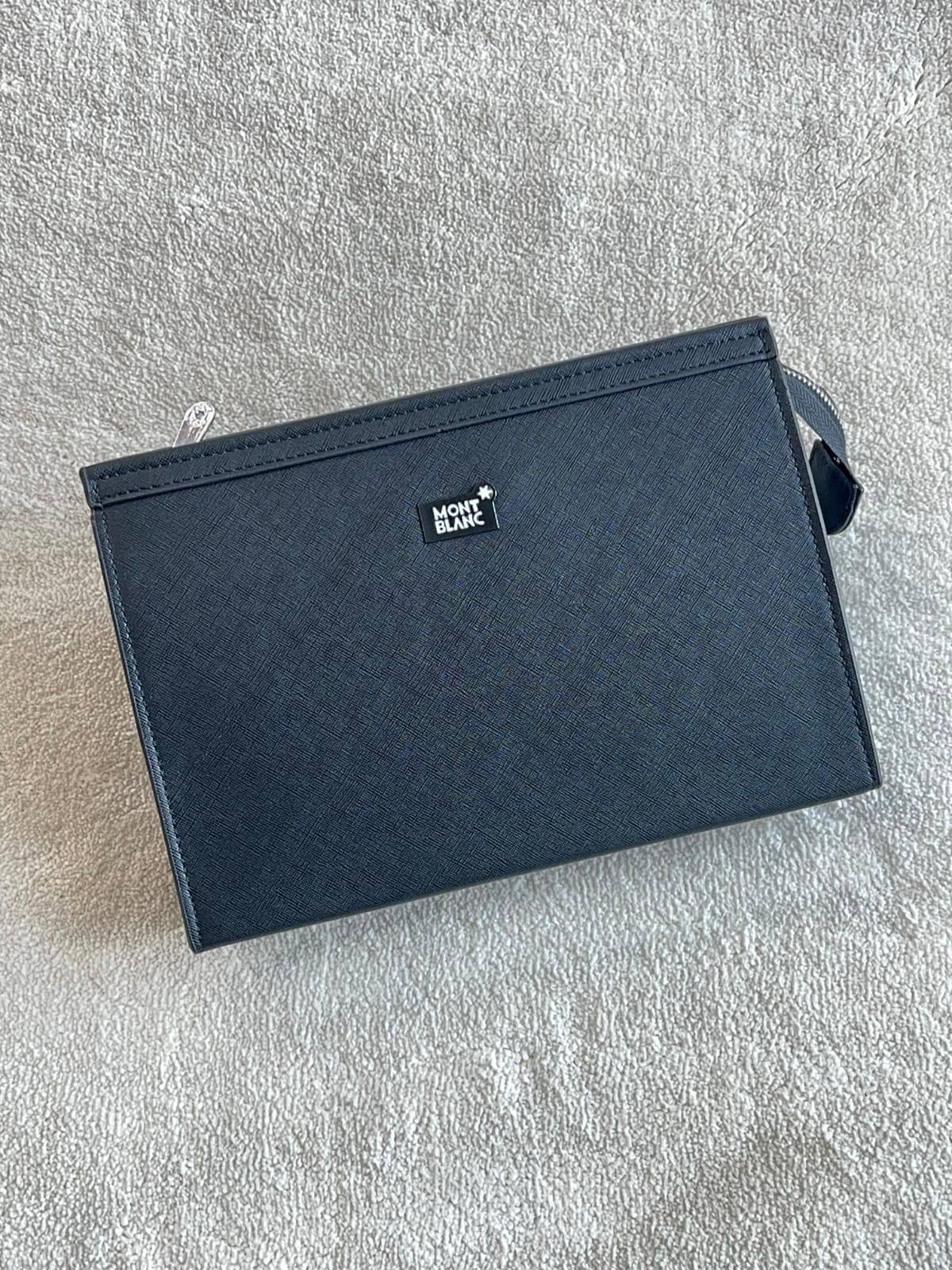 Men's Clutch

Good Quality

80 dhs❤️

With Box
🎁🎁🎁

Zain33
♥️♥️♥️