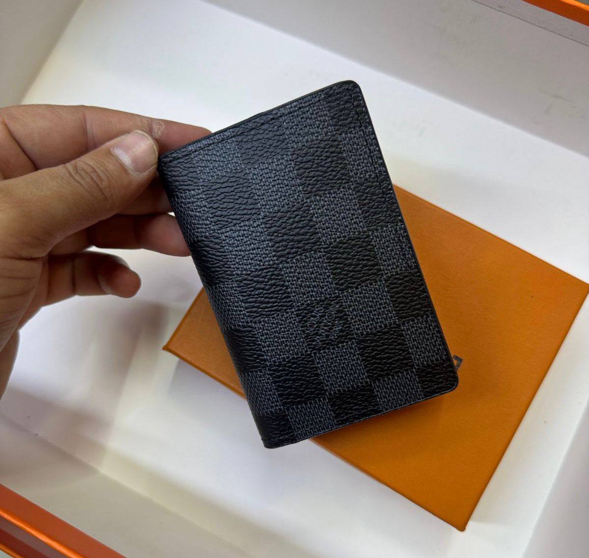 LV - Goyard 
Wallets 
With box 
🎁🎁🎁

30 dhs🇦🇪

Zain93
♥️♥️♥️