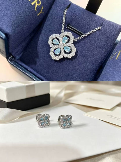 HARRY WINSTON
Necklace 🦋
Earring💥
Master quality 💯
With black boxes 🗃️ 
100 dhs🇦🇪🇦🇪

Zain216
♥️♥️♥️