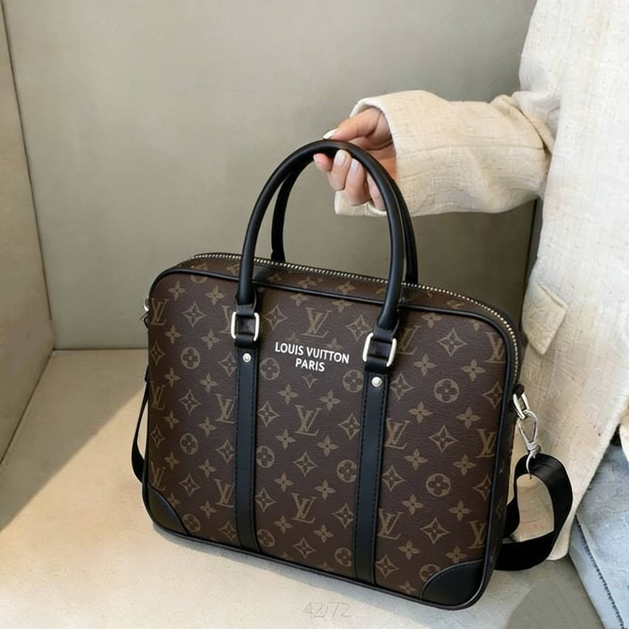 LV
90 dhs💛

Zain295
♥️♥️♥️