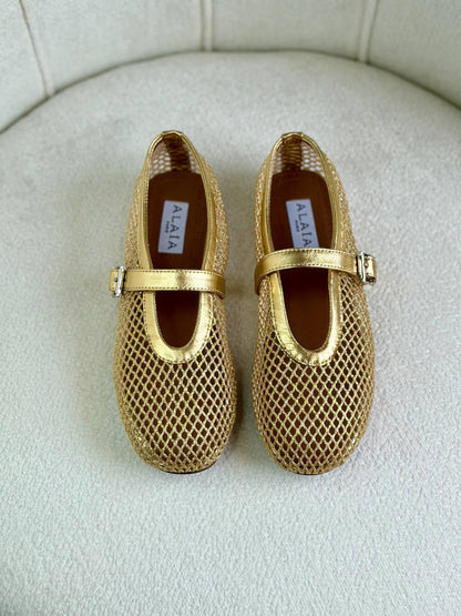ALAIA 

Super *AAA* *+* Quality 💯

With original packing🎁🎁
SIZE:36and41
Available now
430 dhs🇦🇪🇦🇪

Zain309
♥️♥️♥️