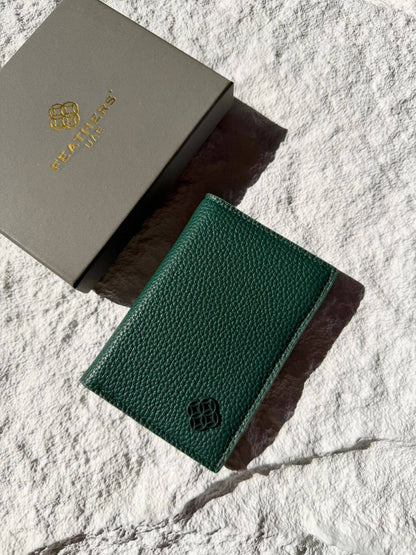 Feathers
Wallet 
60 dhs❣️

Zain33
♥️♥️♥️