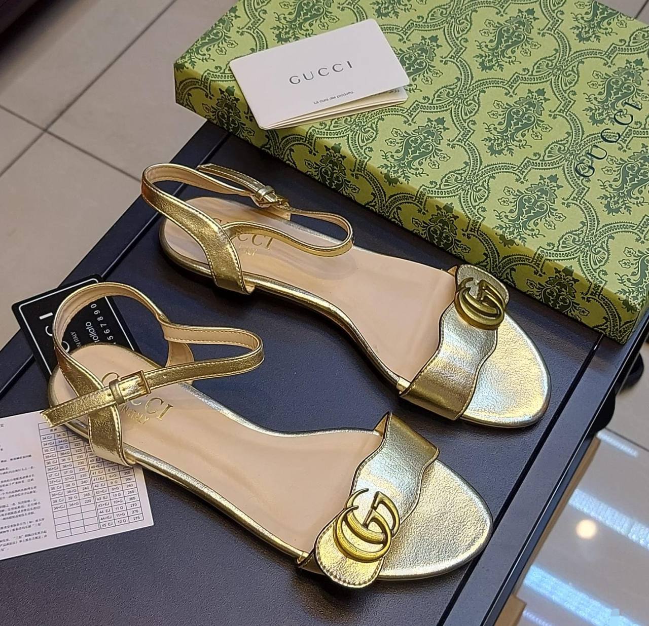 GUCCI 
180 dhs✅
*SIZE  36   TO   41*

Zain224
♥️♥️♥️
