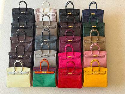 Hermes
Birkin croc 25cm💕master quality😍with box❤️
750 dhs✅

Zain52
♥️♥️♥️