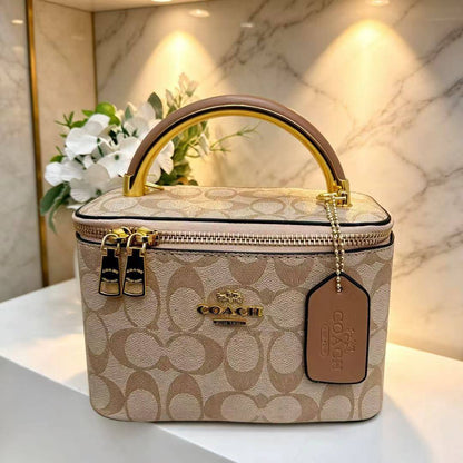 Coach
High quality
With box 
85 dhs✅

Zain136
Zain50
♥️♥️♥️