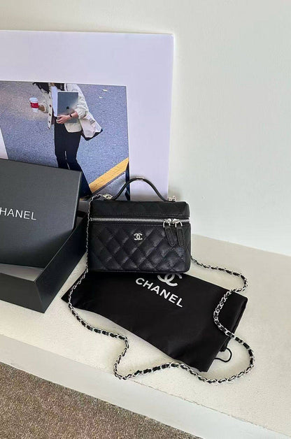 Chanel
with box
100 dhs✅✅

Zain143
♥️♥️♥️