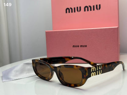 MIUMIU

65 dhs🇦🇪🇦🇪

Good quality 

Zain182
♥️♥️♥️