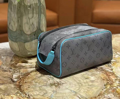 LV Toilettery Bag

Super Master
175 dhs🇦🇪🇦🇪🇦🇪

Zain33
♥️♥️♥️