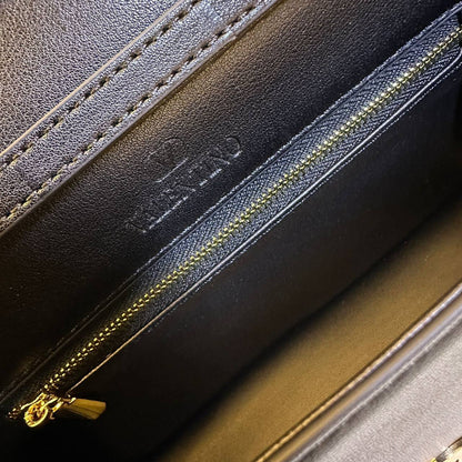 Valentino
Master
210 dhs✅

Zain295
♥️♥️♥️