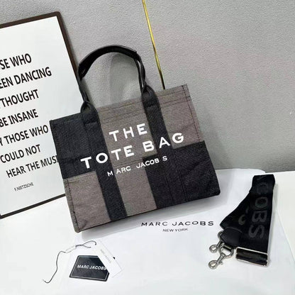 MARC JACOBS 
THE TOTE BAG 
 GOOD QUALITY 
120 dhs💛

Zain39
♥️♥️♥️