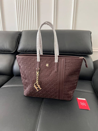 Tote Bags
100 dhs🇦🇪🇦🇪 
high quality  42cmcm

Zain26
♥️♥️♥️