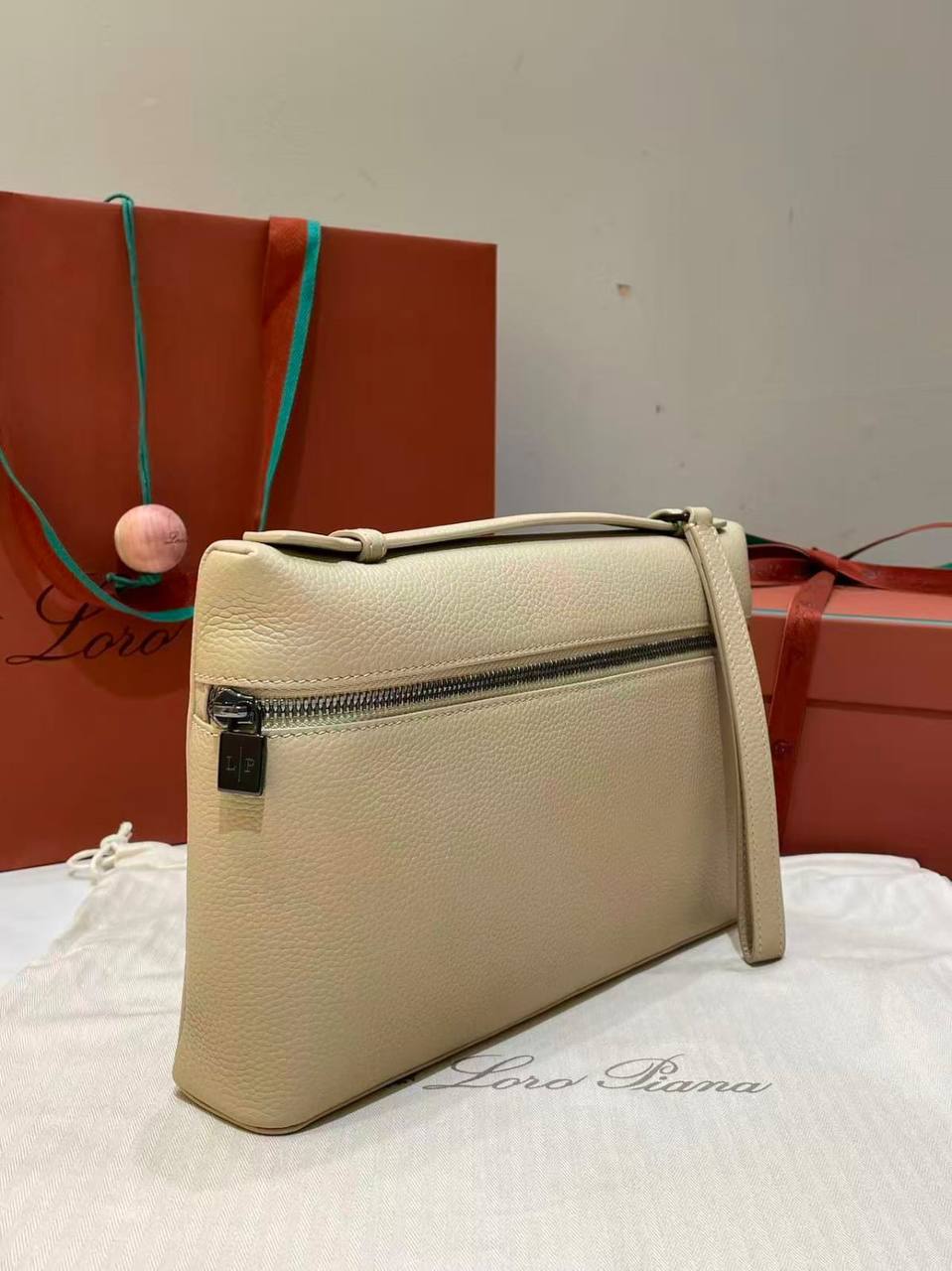 New collection 

Loro piana bag
Super master quality 
With original packing 

For Price 👇 WhatsApp✅
0568585901 
0507557372
0552275751 Owner Zain 👌

Zain329
♥️♥️♥️