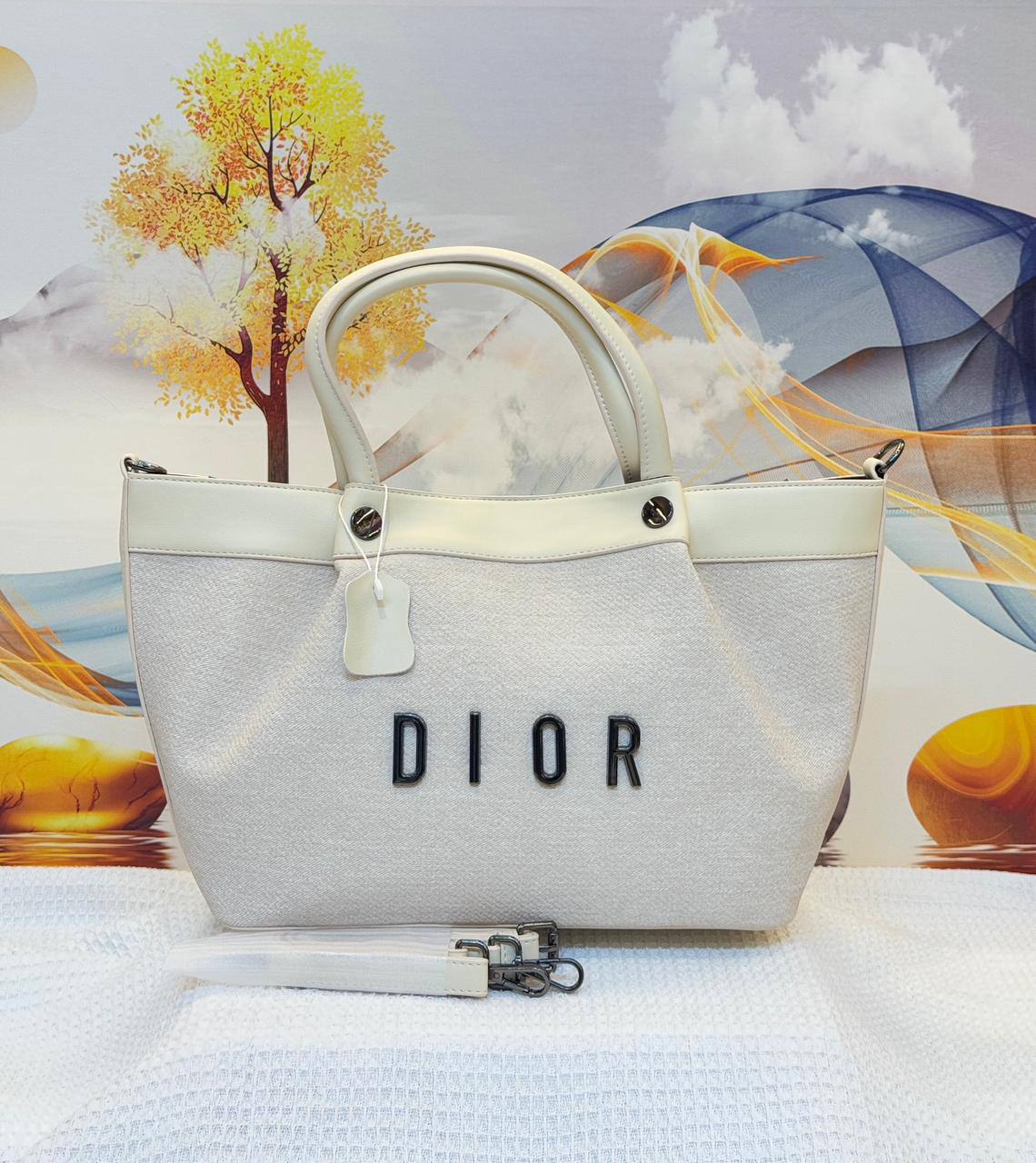 DIOR 
Best quality 

without box
115 dhs🇦🇪🇦🇪

size30CM
Zain290
♥️♥️♥️