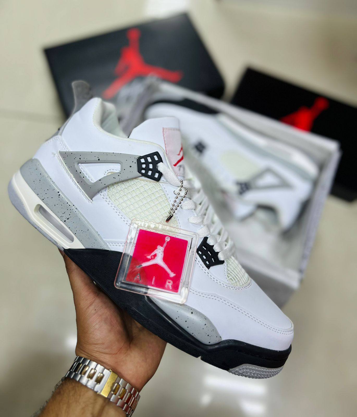 N Air
Size 40 to 45 
110 dhs❣️

Zain82
♥️♥️♥️