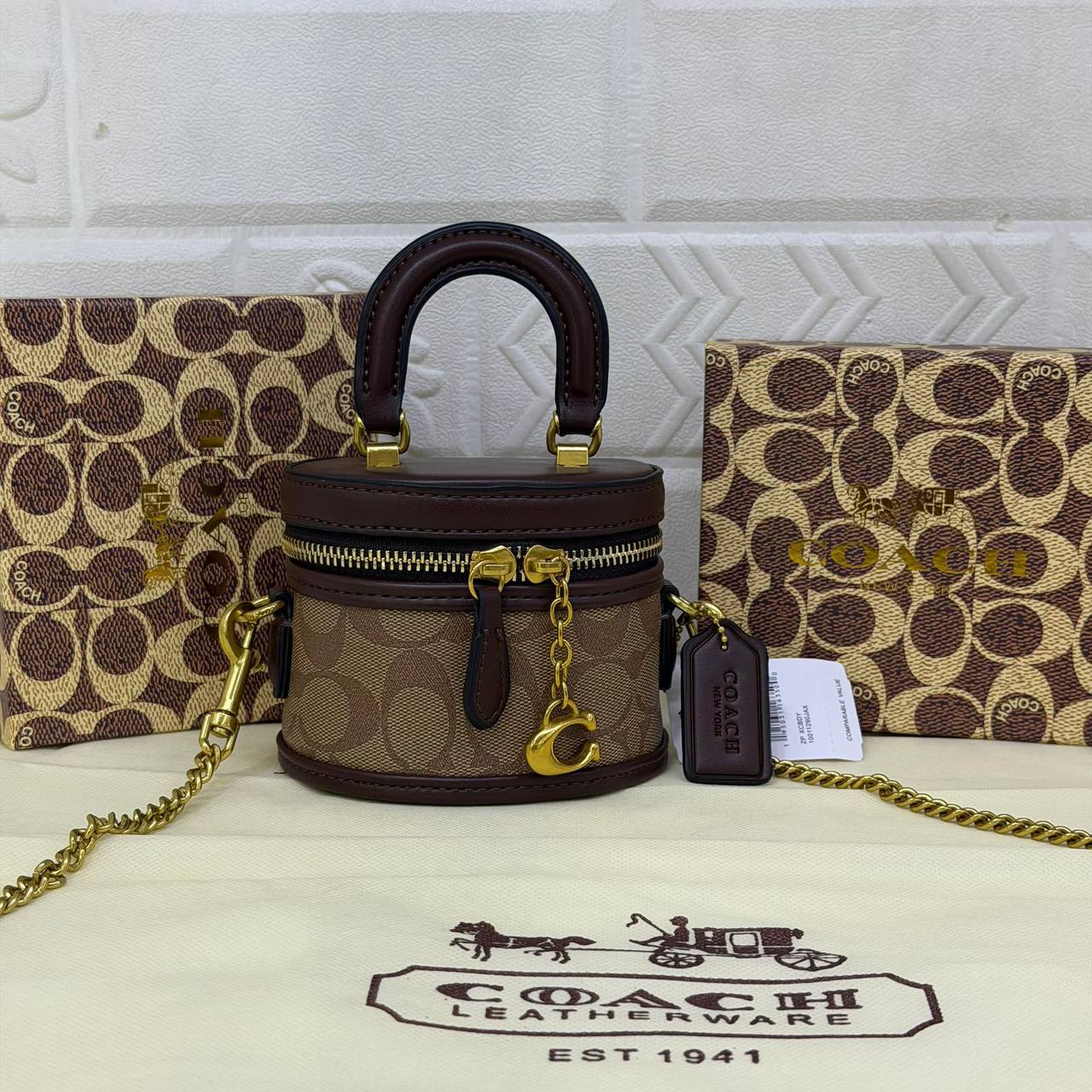 Coach
with box
95 dhs🇦🇪🇦🇪

Zain300
♥️♥️♥️