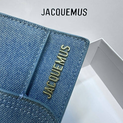JACQUEMUS 

HIGH QUALITY SMALL SIZE NEW CAME 

WITH BOX 
🎁🎁🎁

100 dhs❣️
Size:16 cm

Zain39
♥️♥️♥️