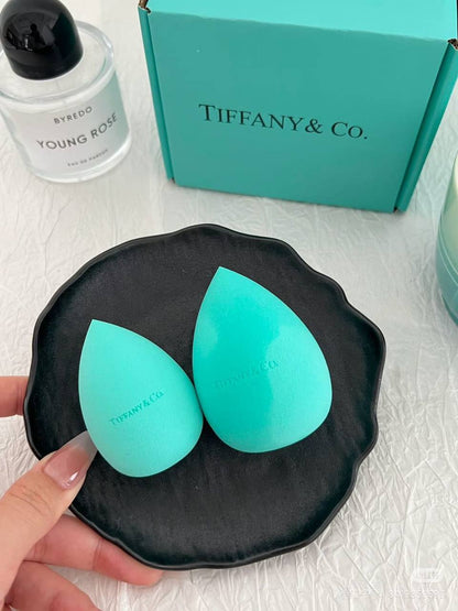 Tiffany 💥*
*Make up egg ❤️‍🔥*
Master quality 💯
With boxes 🗃️ 
45 dhs✅ for 8 pcs 

Zain216
♥️♥️♥️
