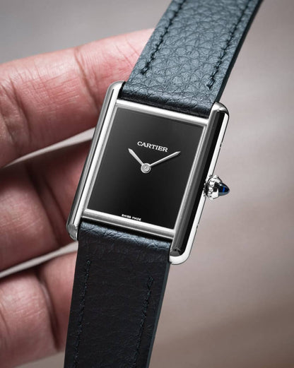 Cartier watch unsix
 (size36mm) 
good quality
230 dhs✅

Zain59
♥️♥️♥️