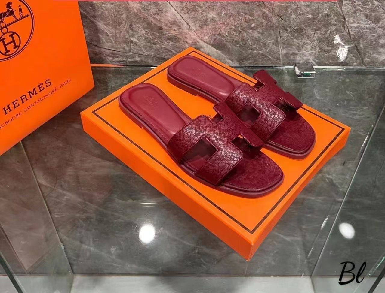 Hermes 
75 dhs🌺
good quality 
size 36 to 42 

Zain278
♥️♥️♥️